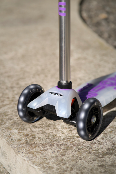 Самокат Maxi Micro Deluxe Flux LED Сиреневый