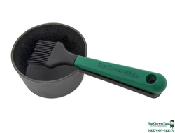 Сотейник чугунный с силиконовой кисточкой Big Green Egg