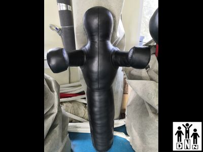 Манекен борцовский одноногий классический МБОК 0,1 (натуральная кожа,высота-1,3м, вес 25 кг, толщина кожи до 2 мм) DNN