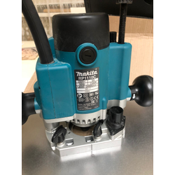 Пластина под Makita  RP1110C для установки фрезера в стол 350*250 мм.