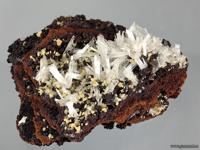 Гемиморфит, миметит (желтый), на лимоните. Мексика. 65*55*30мм