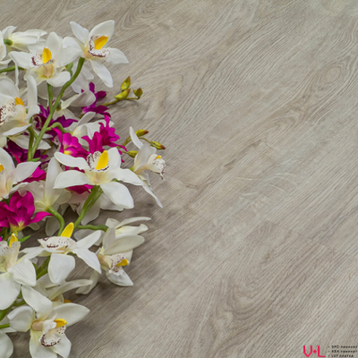 Кварцвиниловая плитка Fine Floor Дуб Малага FF-2079 в интерьере детально