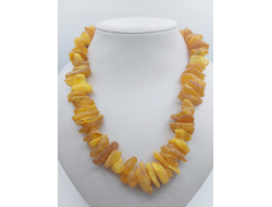 Лечебные бусы из крупного белого янтаря