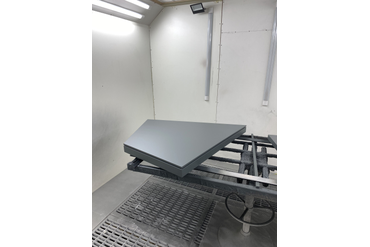 Покрытые эмалью панели.