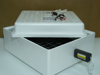 Автоматический инкубатор ИБ2НБ на 63 яйца с терморегуляторами 220 В и 12 В (с электроприводом ЭП-5) / вариант 4