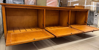 Тумба для виниловых пластинок.