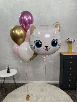 Милая кошечка