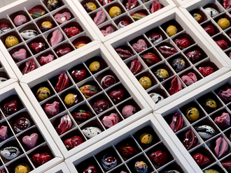 Корпусные конфеты ручной работы Арт 37.811 Новогодние - 16 конфет
