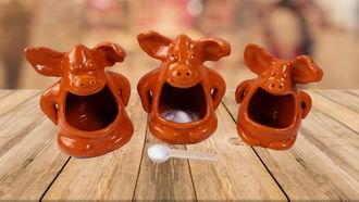 Солонка "Весёлая Свинка" — керамика, ручная работа