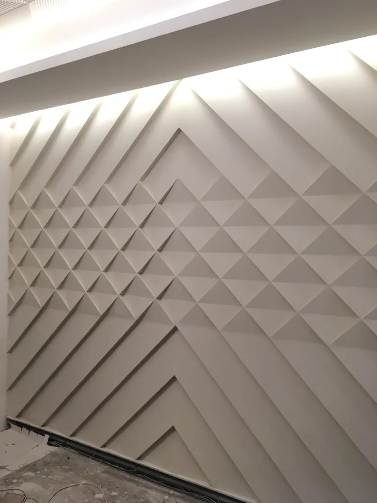 Панели смонтированы нашими монтажниками и окрашены, установлены и подключены световые профили. Результат не может не радовать). Цвет панелей - Ral 9001 (слоновая кость).