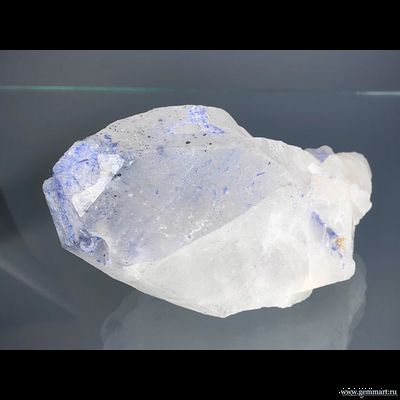 Дюмортьерит в кварце. Бразилия. 73*50*40мм