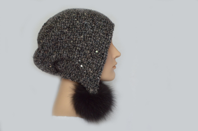 Шапка вязаная италия с меховыми помпонами фото