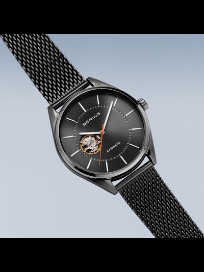 Наручные часы Bering 16743-377