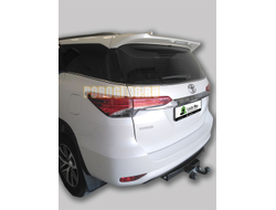 Фаркопы Лидер Плюс для Toyota Fortuner 2005-2016 (с нержавеющей пластиной)