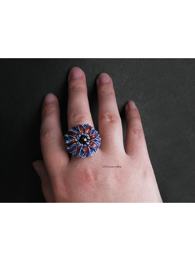 Необычное кольцо "Волшебникум" с гранатовой вставкой