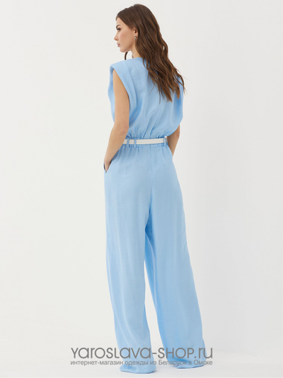 Комбинезон женский голубого цвета под пояс