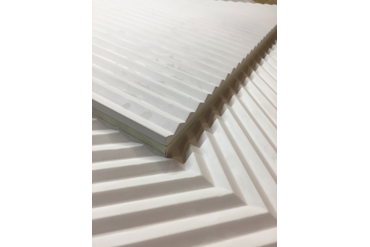 Матовый экран (рассеиватель) закрывается малярным скотчем сразу на производстве