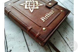 кожаный ежедневник-органайзер с объемным тиснением славянского символа "Звезда Руси" (Квадрат сварога)