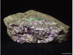 Берилл, флюорит в слюдите. Россия. 90*50*30мм