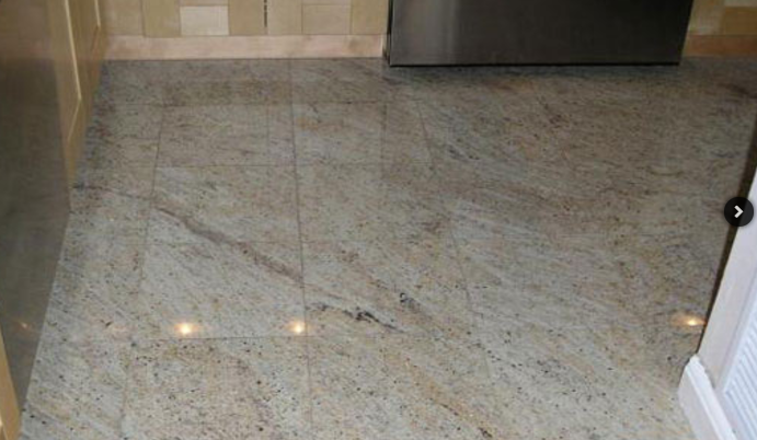 pol iz svetlogo granita i plitka kupit