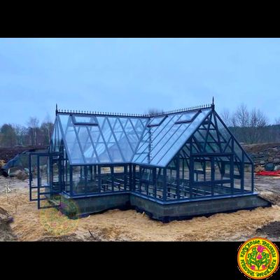 Базовая комплектация теплицы в английском стиле с холлом из стекала и алюминия ИМПЕРИАЛ размером 4000 х 10000 мм
