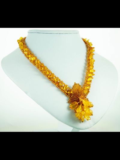 Колье виноград из желтого янтаря и чешского бисера