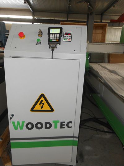Фрезерно-гравировальный станок с ЧПУ WoodTec HR 1325