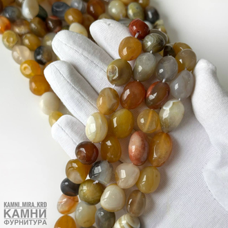 Агат Бразильский рыже-бежевый и цветной галтовка 11-18 мм, цена за нить 19-20 см