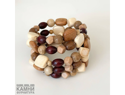 Браслет "Четыре витка яркий с кубиками" микс деревянных бусин разных форм, цветов и размеров на мэмори-проволке, цена за штуку