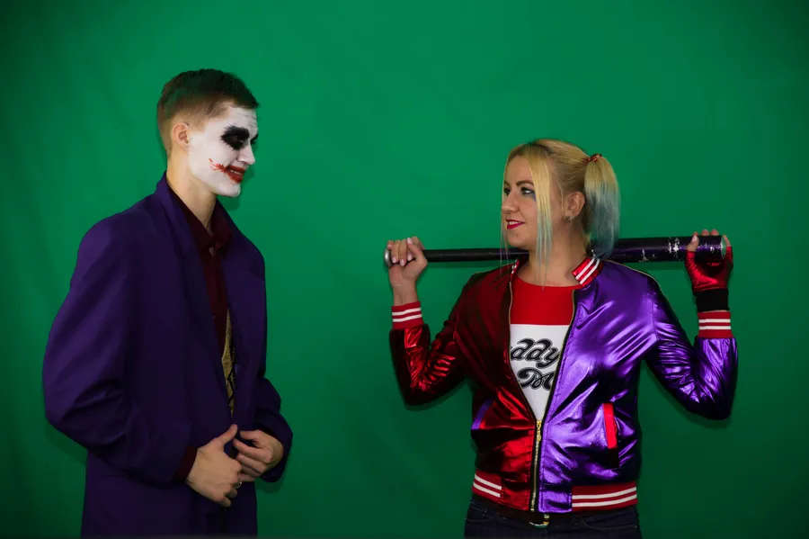 Новогодний корпоратив с джокером и его подружкой