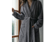 Женский махровый халат серый - у окна