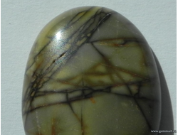 Кабошон — яшма «Пикассо». Россия. 24*17*5мм