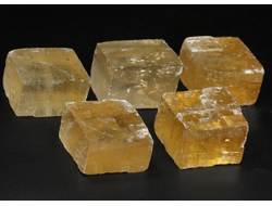 Кальцит оптический золотистый (исландский шпат), скол по спайности в ассортименте, Бразилия (35-40 мм, 46-56 г) №38297