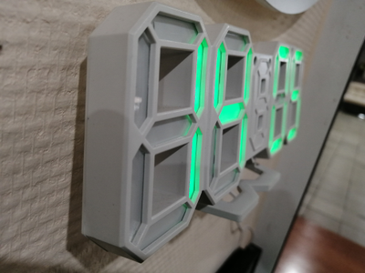 часы электронные VST883-4  зел.цифры+USB кабель (без адаптера)