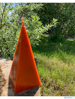 Свеча оранжевая Пирамида (до 10ч. горения).