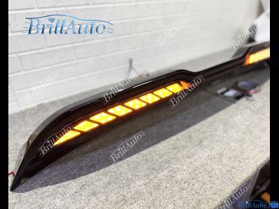 Спойлер верхний Toyota Land Cruiser 200 с подсветкой LED