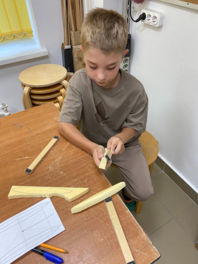 Занятие юный техник, катамаран