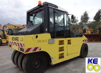 Стекло двери правое верхнее закаленное BOMAG BW 24 R