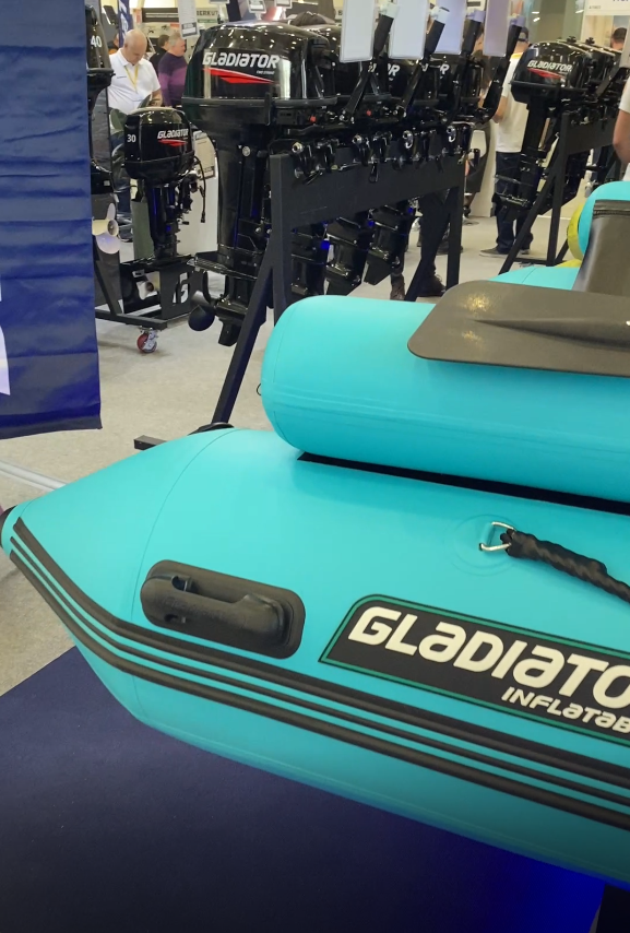 Новинка GLADIATOR E420PRO X бирюзово черная