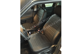 Цветовая схема "черный+черный", экокожа
Автомобиль Skoda Yeti