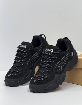 Asics Gel-Pickax Triple Black