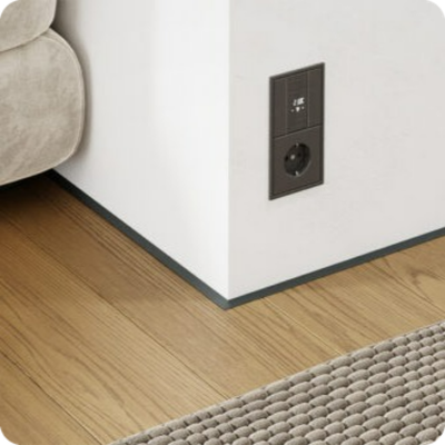 Микроплинтус Русский профиль 18мм 2,4м анод. Черный матовый