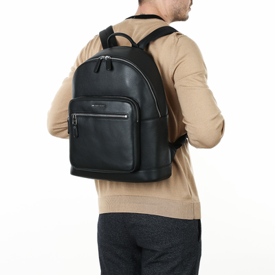 Мужской кожаный рюкзак Майкл Корс черный