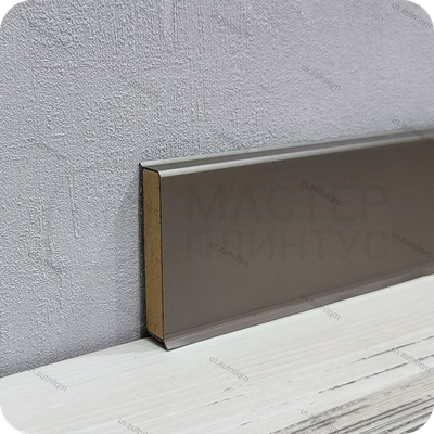 Напольный плинтус с мягким краем Dollken cubu flex life, высота 40 мм. толщина 11 мм. цвет бронза