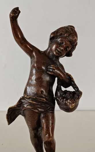 "Девочка с корзиной" бронза Louis-Auguste Moreau 1890-е годы