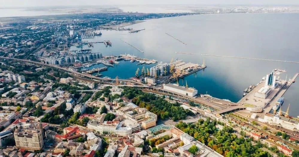 Такси Кишинёв — Одесса: порт Одесса сверху, вид на причалы и морскую гавань