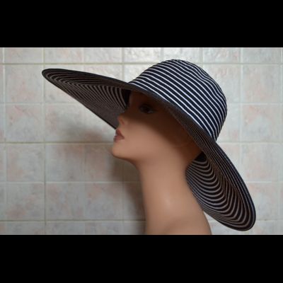 Широкополая шляпа летняя женская