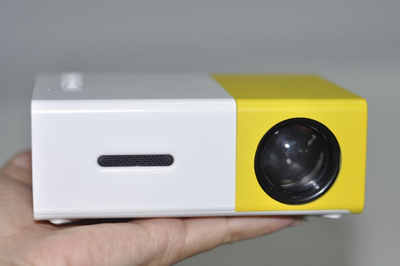 Видеопроектор YG300