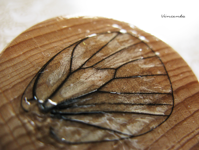 Сказание о бабочке. Деревянная брошь с крылом бабочки, эко-украшение