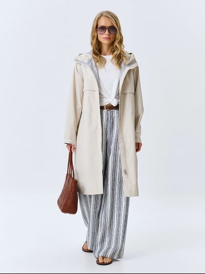 Свободный плащ с капюшоном